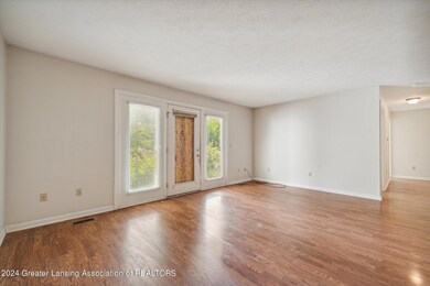01-1327-Coolidge-Rd-12-East-Lansing-MI-4