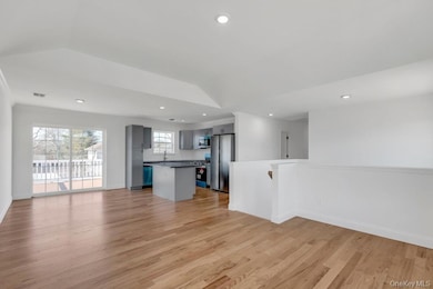 N/C Ronkonkoma, Ronkonkoma, NY 11779 - photo 3