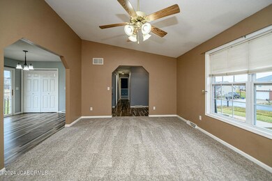 9456 Erika Ln, New Bloomfield, MO 65063 - photo 6