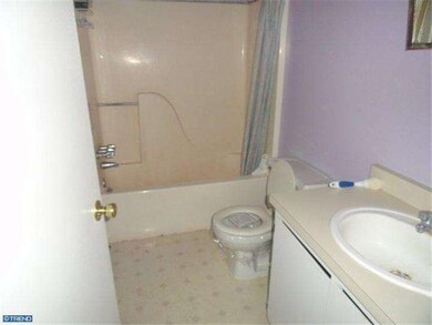 424 Blaker Dr, East Greenville, PA 18041 - photo 3