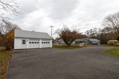 929 Crandall Rd, Tiverton, RI 02878 - photo 3