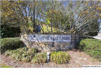 The Cottages is just minutes from Ross Bridge and 