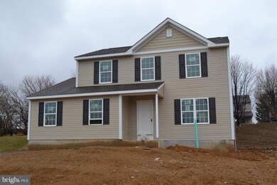 86 Nantucket Dr, Reading, PA 19605 - photo 2