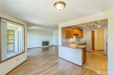 921 Pershing Ave unit 203, Bremerton, WA 98312 - photo 6