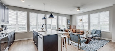 4 to 8 Weeks Free on Select Units!
