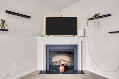 211 Mill Pond Way unit 25, Eatontown, NJ 07724 - photo 6