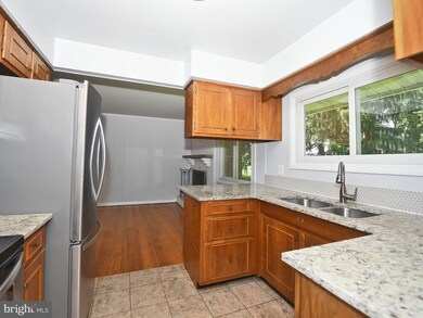 1319 Denby Rd, Towson, MD 21286 - photo 4