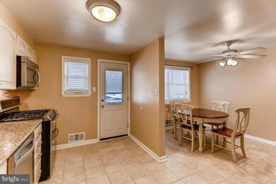 1052 Foxchase Ln, Essex, MD 21221 - photo 7