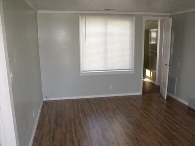 thumbnail_living rm 1