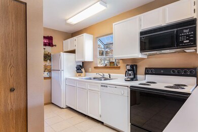 21GoldfinchLaneUnit3BransonWest-6