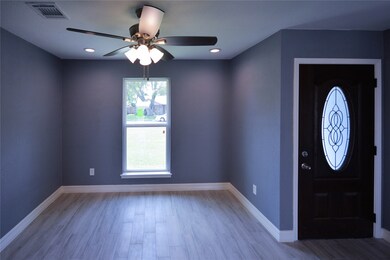 5714 Hoover St, Houston, TX 77092 - photo 3