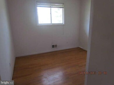 14226 Chadwick Ln, Rockville, MD 20853 - photo 7