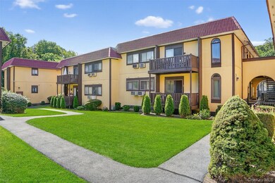 12 Granada Crescent unit 20, White Plains, NY 10603 - photo 2