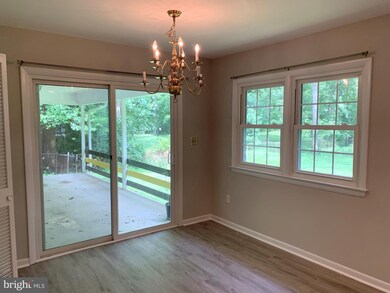 100 Oakton Rd, Gaithersburg, MD 20877 - photo 6