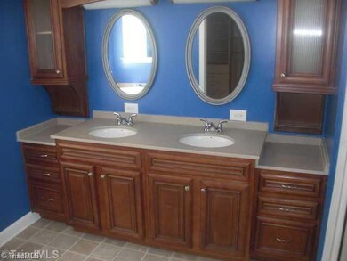 Master Bath/Spa.