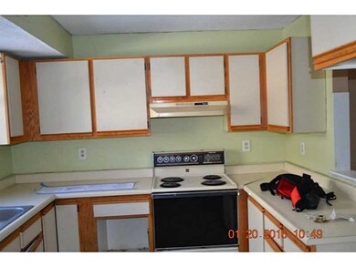 369 Aiken Ave unit 10, Lowell, MA 01850 - photo 5