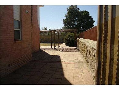 14008 Tuckey Ln, Horizon City, TX 79928 - photo 5