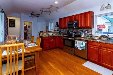 1033 Daniel Webster Hwy, North Woodstock, NH 03262 - photo 3