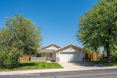 209 Cliff View Cir, Parachute, CO 81635 - photo 2