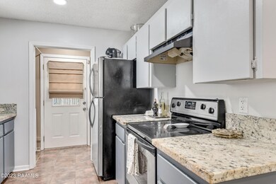 102 Triad Blvd-15