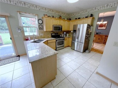 26998 Valeside Ln, Olmsted Falls, OH 44138 - photo 6