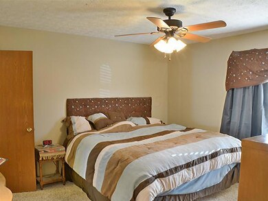 1197 Treehaven Ln, Columbus, OH 43204 - photo 7