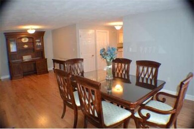 10 Pine Ave, Burlington, MA 01803 - photo 4