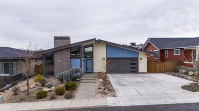 4661 SW Yew Leaf Ct, Redmond, OR 97756 - photo 2