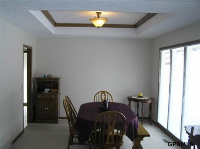 910 S 110th Plaza, Omaha, NE 68154 - photo 4