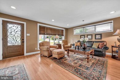 125 Beechtree Dr, Broomall, PA 19008 - photo 5