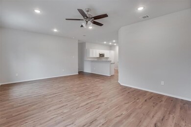 207 Evans St, Cleburne, TX 76031 - photo 4