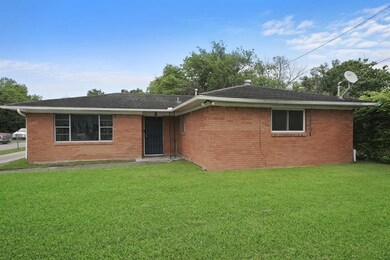 4417 A-B Bennington St, Houston, TX 77016 - photo 2
