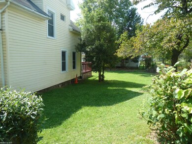 307 Second St SW, Pulaski, VA 24301 - photo 4