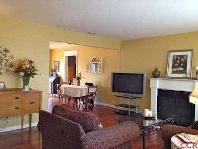 Ease of flow from living to dining & kitchen at ba