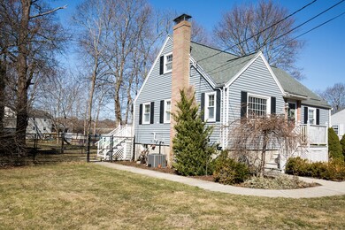 14 Blossom Ln, Weymouth, MA 02188 - photo 2