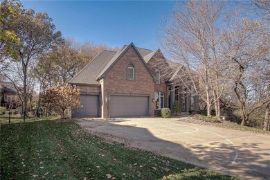 8126 Deer Run St, Lenexa, KS 66220 - photo 2