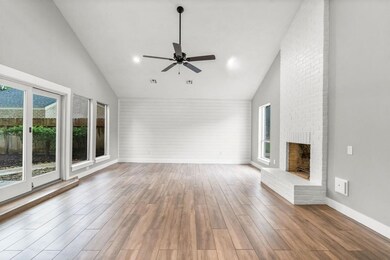 10215 Inwood Dr, Houston, TX 77042 - photo 7