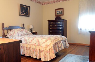 58 Benedict St, Castleton On Hudson, NY 12033 - photo 5