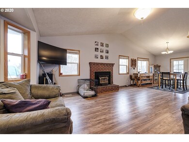 Living Room/Dining Room