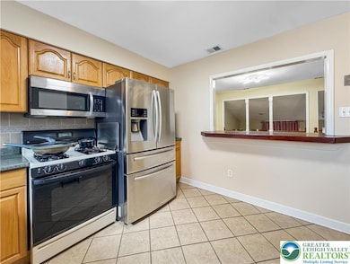 135 High Point Ln, Easton, PA 18042 - photo 4