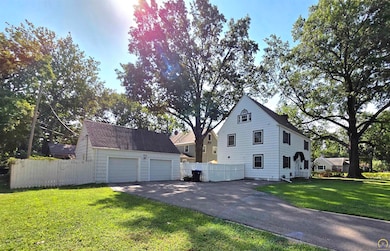 1432 SW MacVicar Ave, Topeka, KS 66604 - photo 2