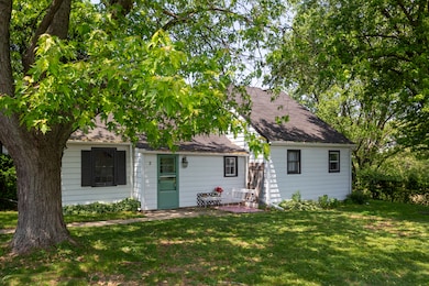 unlisted-address, Woodstock, IL 60098 - photo 2