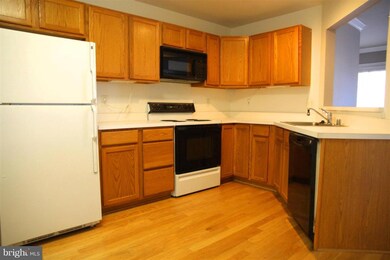 9206 Deer Crossing unit 61, Lorton, VA 22079 - photo 2