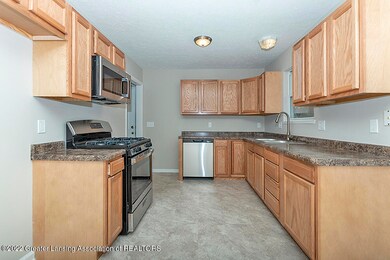 6114 Sommerset Rd, Lansing, MI 48911 - photo 6