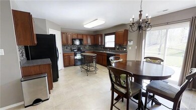 Large open kitchen and breakfast area