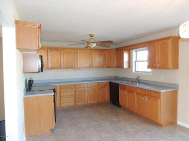 Eat-In Kitchen - View 2