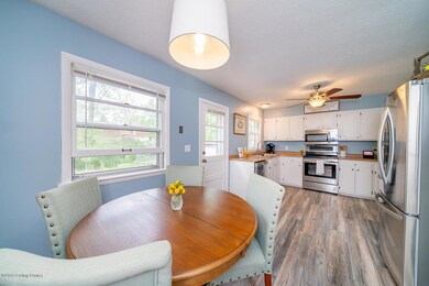 9322 Cloverwood Ln, Louisville, KY 40291 - photo 2