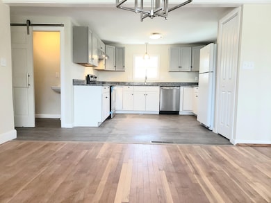 28 St Joseph's Dr, Nashua, NH 03060 - photo 6