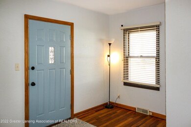 1228 Berten St, Lansing, MI 48910 - photo 3