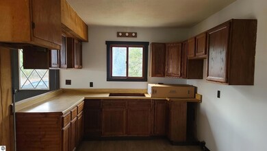 740 E East County Line Rd, Kingsley, MI 49649 - photo 5